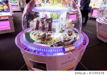 ダイバーシティ東京プラザ ラウンドワン ゲームセンター お菓子の写真素材