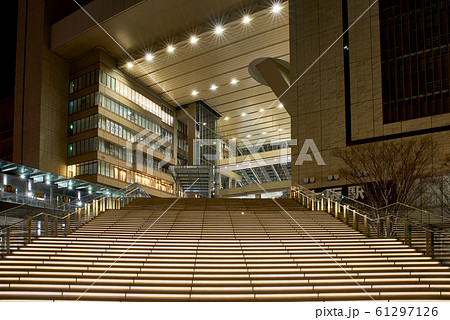 大阪_深夜のJR大阪駅（無人） 61297126