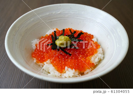 いくら丼 61304055