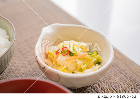 白菜の漬物 61305752