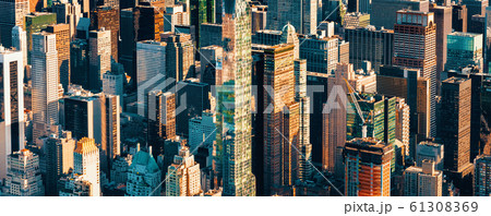 Aerial view of the skyscrapers of Midtown Manhattan 61308369