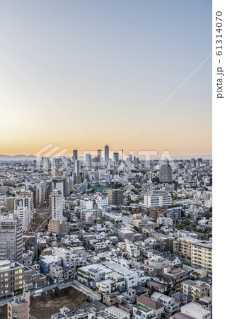 東京都文京区後楽園から見た東京の夕景 61314070