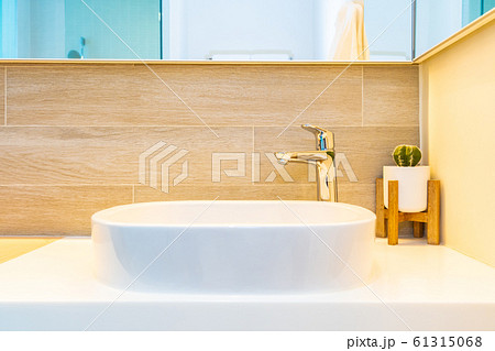 Water facuet and white sink decoration interior Water facuet and white sink decoration interior 61315068