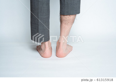 メンズ　脚脱毛　見えるところだけ処理したイメージ 61315918