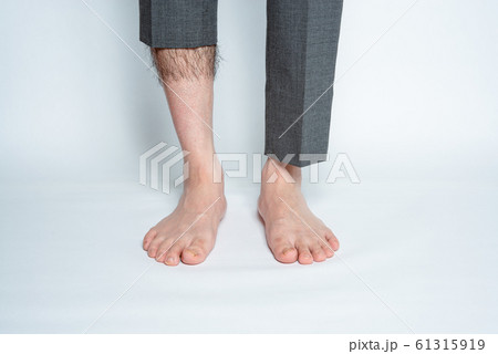 メンズ　脚脱毛　見えるところだけ処理したイメージ 61315919