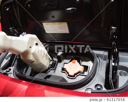 電気自動車の充電 電気自動車の充電 61317058
