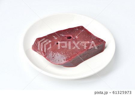 焼肉用(加熱用)の、国産牛のレバー(未加熱/生状態)です。生食用ではありません! 焼肉用(加熱用)の、国産牛のレバー(未加熱/生状態)です。生食用ではありません! 61325973