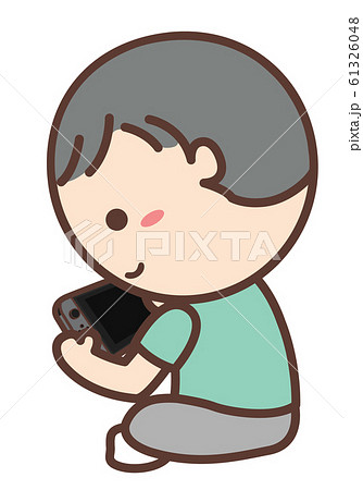 ゲームをする子ども 61326048