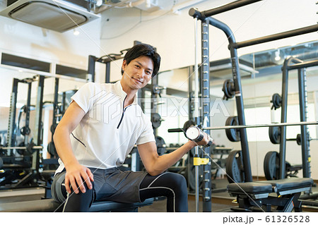 ジム 筋トレ ウェイトトレーニング スポーツクラブ ジム 筋トレ ウェイトトレーニング スポーツクラブ 61326528