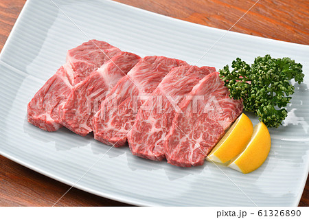 焼肉 国産牛 サガリ 部位 肉 焼肉店 韓国料理店イメージ 牛肉 ビーフ 焼き肉料理 の写真素材