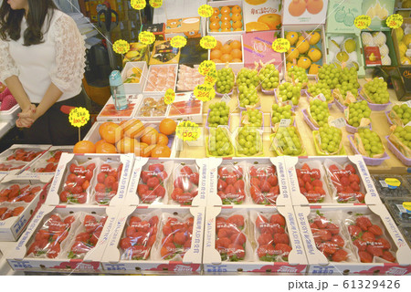 中国の青果店 61329426