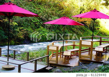 鶴仙渓の川床 61329440