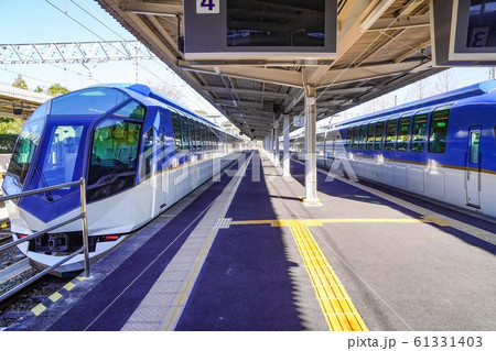 賢島駅に停車中の観光特急 しまかぜ の写真素材