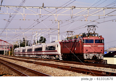 1996年　東海道線を走るEF81115北越急行スノーラビット甲種輸送 61331670