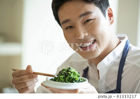 韓国人 若い男 若い男性 61333217