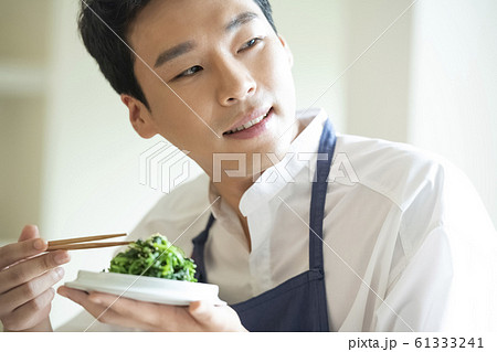 韓国人 若い男 若い男性 61333241