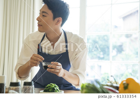 韓国人 若い男 若い男性 61333354