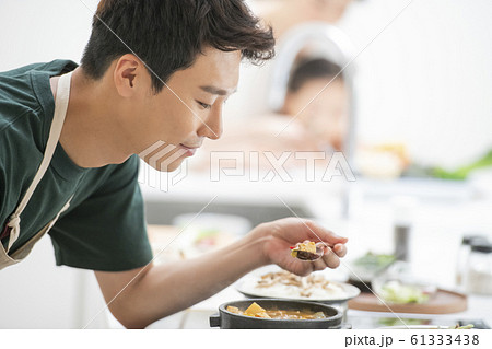 韓国人 若い男 若い男性 61333438