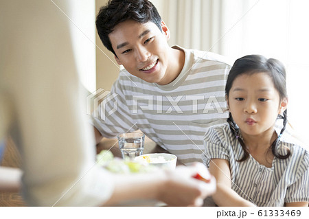 韓国人 家族 ファミリー 61333469