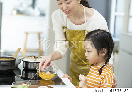 韓国人 ママ 母 61333485