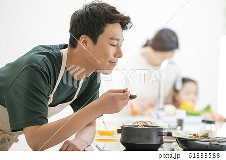 韓国人 家族 ファミリー 61333588