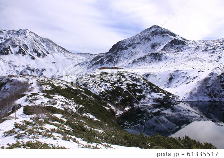 初冬のミクリガ池と立山連峰（雄山、浄土山）　撮影場所：室堂 61335517