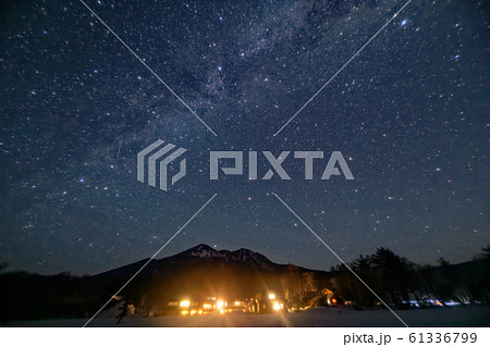 尾瀬・燧ヶ岳の夜景と星空 尾瀬・燧ヶ岳の夜景と星空 61336799