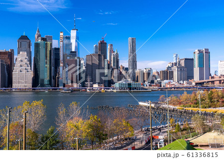 《ニューヨーク》マンハッタンの眺め・ブルックリンハイツプロムナード 61336815