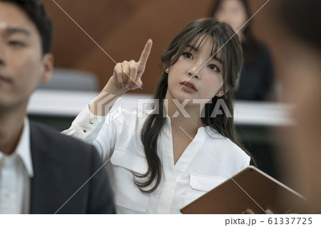 韓国人 女性 女 61337725