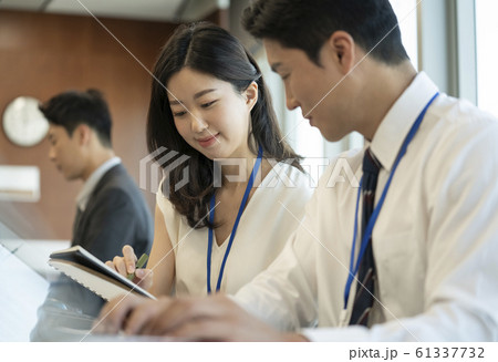 韓国人 女性 女 61337732
