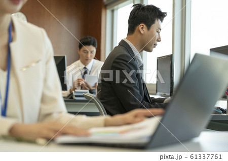 韓国人 男 男性 61337761