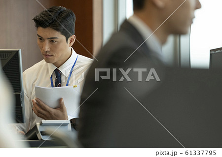 韓国人 若い男 若い男性 61337795