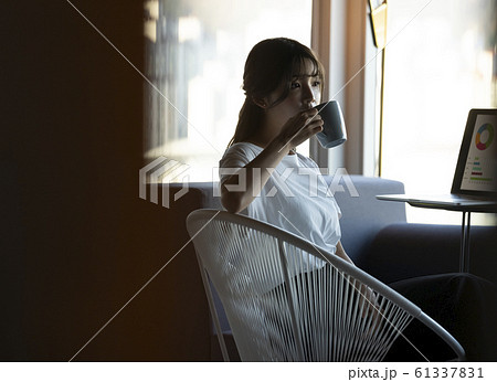 韓国人 女性 女 61337831