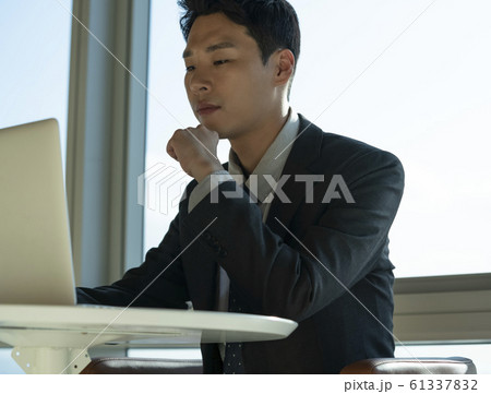 韓国人 男 男性 61337832