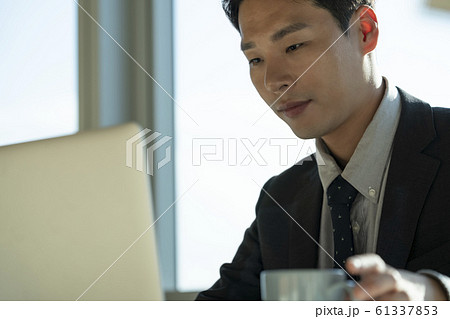 韓国人 男 男性 61337853