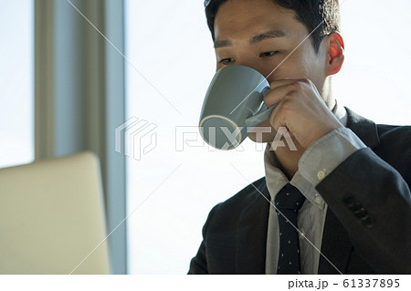 韓国人 男 男性 61337895