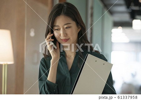 韓国人 女性 女 61337958