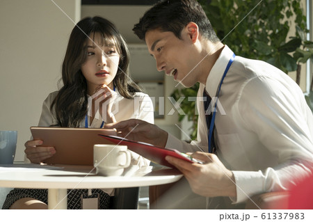 韓国人 女性 女 61337983