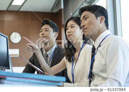 男女 会社員 チーム 61337984