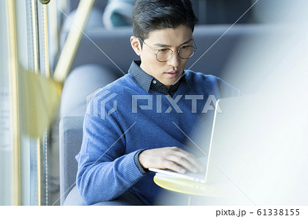 韓国人 男 男性 61338155