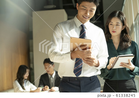 韓国人 女性 女 61338245