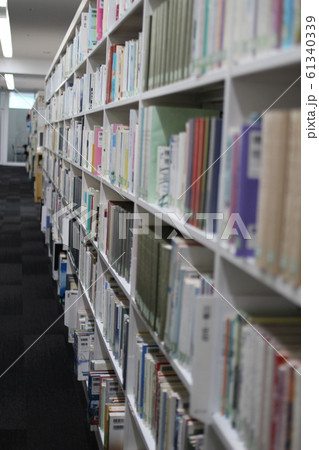 図書室　図書館　書籍 61340339