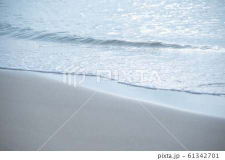 夕日ヶ浦海岸　波打ちぎわ 61342701