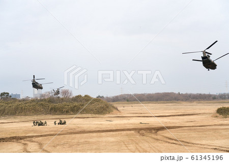 陸上自衛隊 CH-47J/JA 大型輸送ヘリコプター チヌーク 陸上自衛隊 CH-47J/JA 大型輸送ヘリコプター チヌーク 61345196