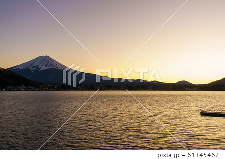 富士山・夕景～河口湖から 61345462