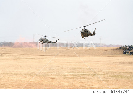 陸上自衛隊 UH-1J 多用途ヘリコプター 61345744