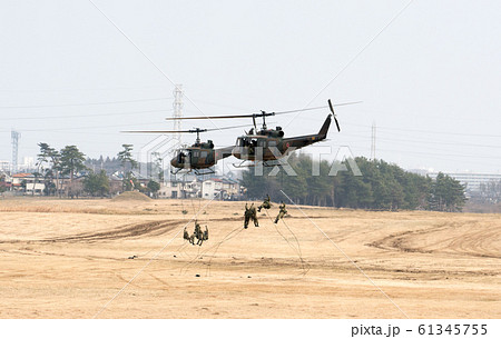 陸上自衛隊 UH-1J 多用途ヘリコプター 61345755