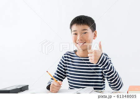 小学生 男の子 小学生 男の子 61348005