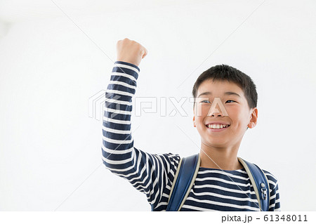 小学生 男の子 ランドセル ガッツポーズ 小学生 男の子 ランドセル ガッツポーズ 61348011
