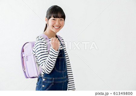 小学生　ランドセル　ガッツポーズ 61349800